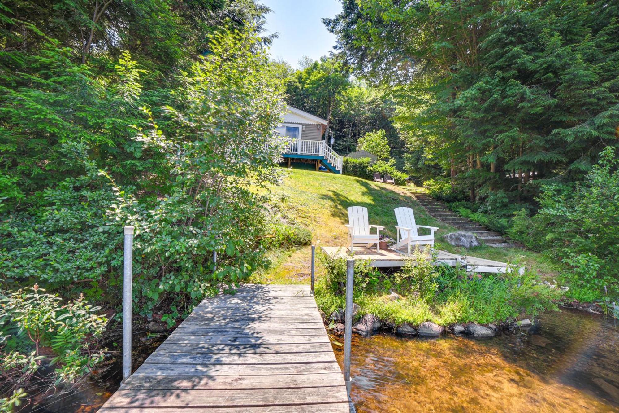 Breathtaking Newbury Cottage With Deck On Chalk Pond Exterior photo